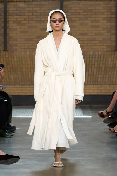 Look 42